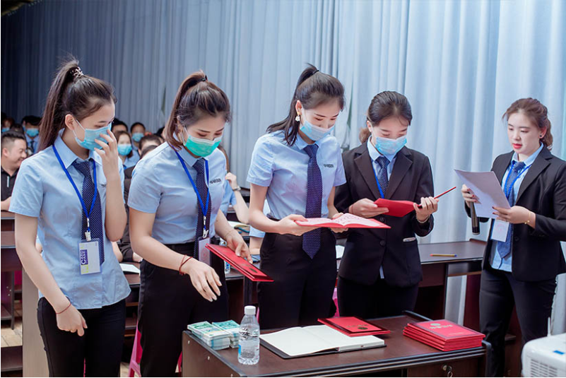 果博东方福布斯公司泰国警方捣毁一华裔“人头账户”买卖团伙(图2) 果博东方福布斯公司泰国警方捣毁一华裔“人头账户”买卖团伙(图2)