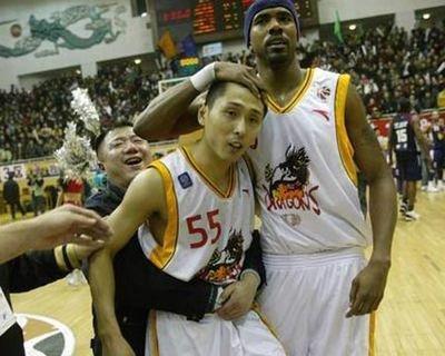 CBA历史绝杀:朱彦西压哨补篮淘汰广东 大郅0.1秒神(图6) CBA历史绝杀:朱彦西压哨补篮淘汰广东 大郅0.1秒神(图6)